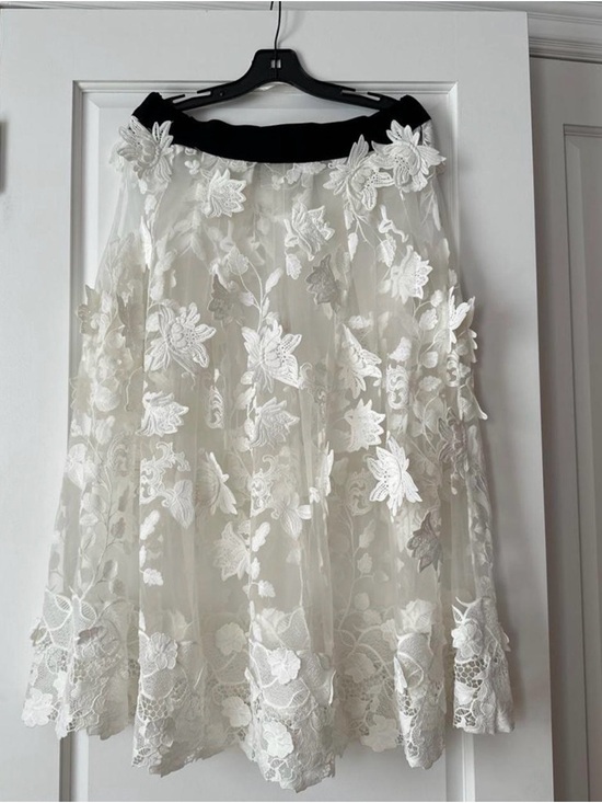 Shegul Dresses & Skirts - Flower appliqué skirt, looks like the Zimmerman Postcard skirt.